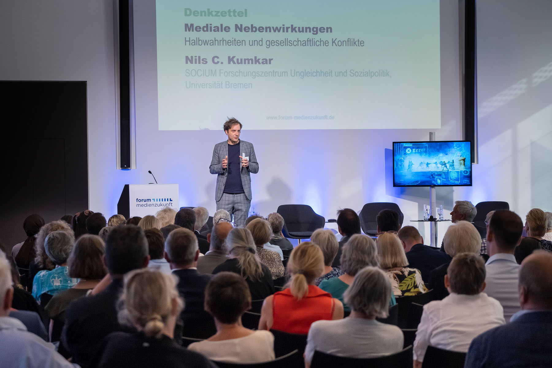 Nils Kumkar traf den richtigen Nerv beim Publikum | ©Guido Schiefer